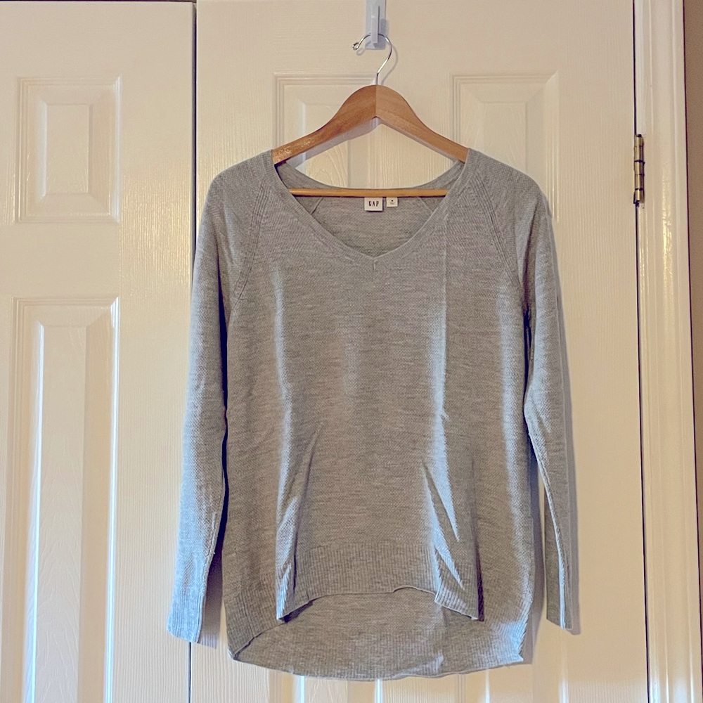 Gap Grey V-Neck High-Low Sweater size medium